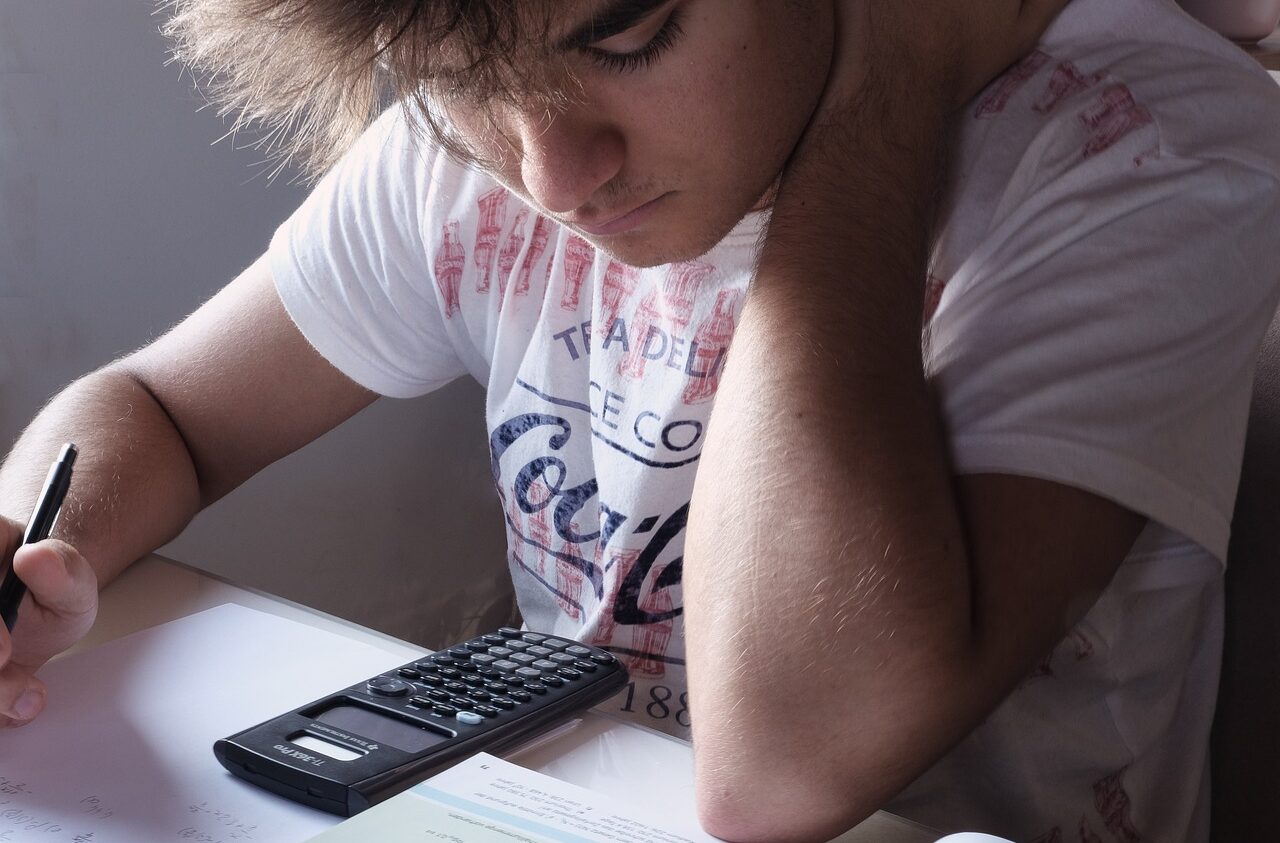 student-6972899_1280-aspect-ratio-319-210