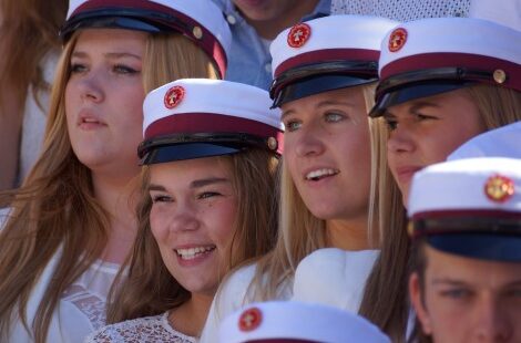 Studenter-aspect-ratio-319-210
