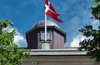 Flag-aspect-ratio-320-210