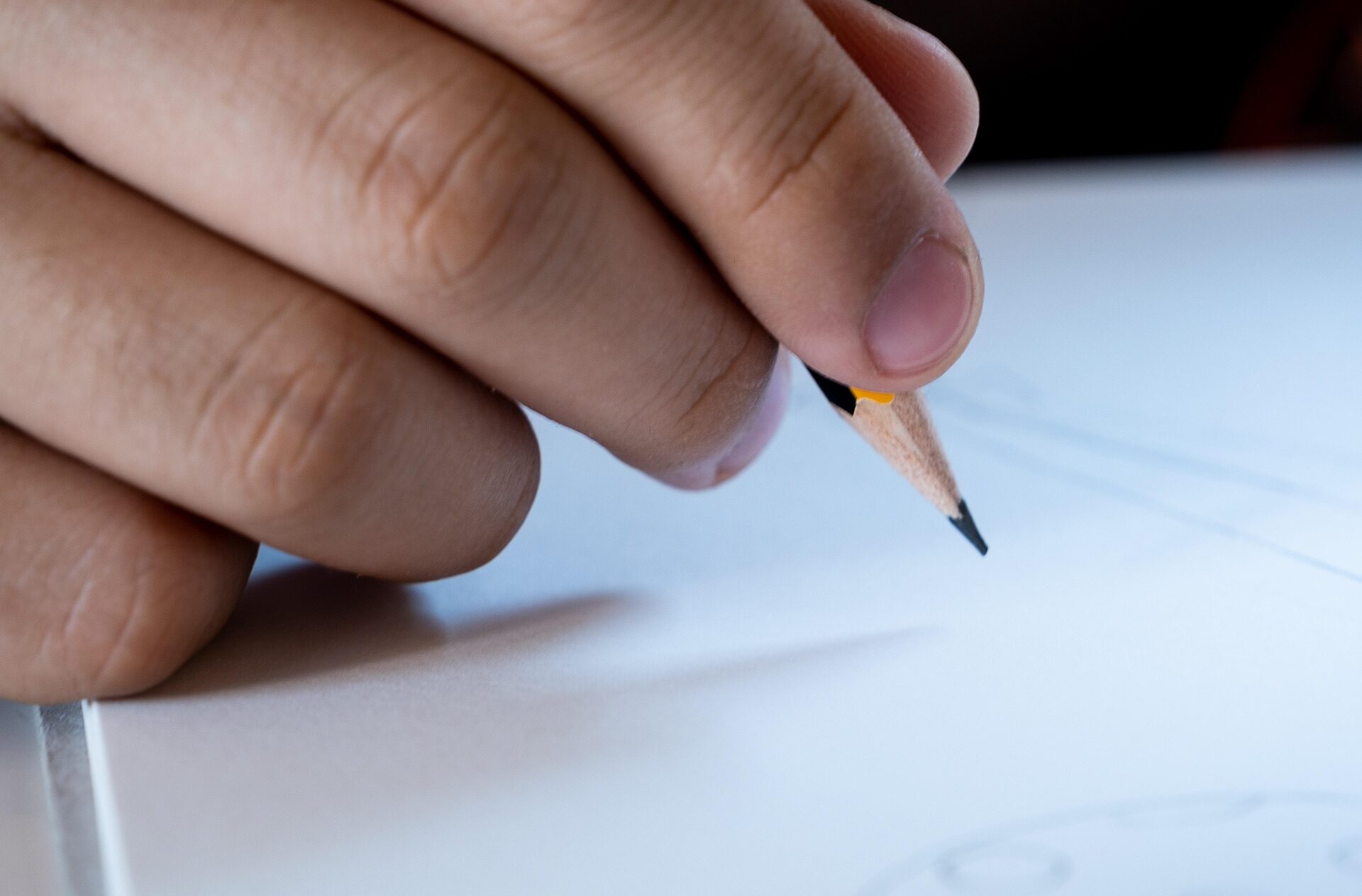 alexandra_koch-hand-7257630_1920-1-aspect-ratio-319-210