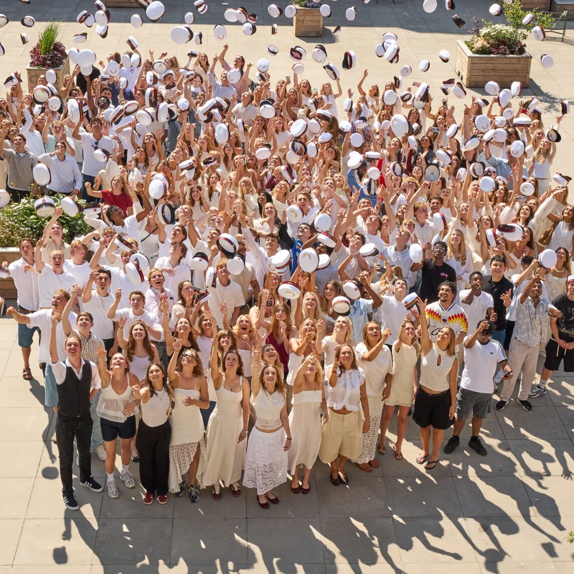 Gruppebillede_824-aspect-ratio-600-600