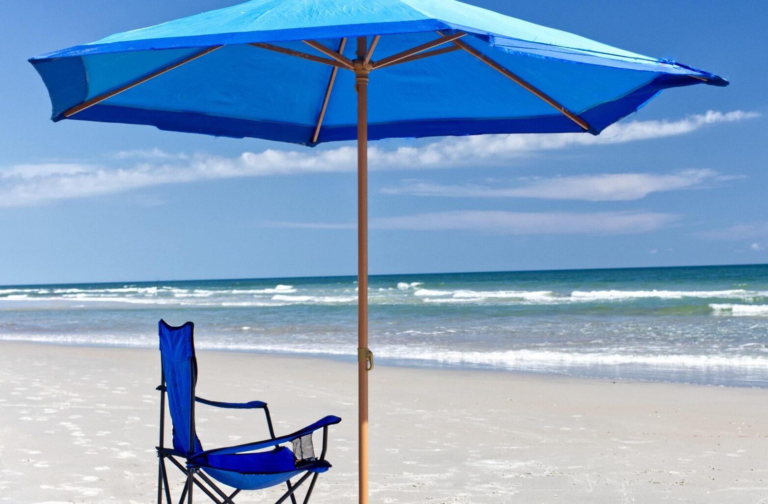 lorencosmic22-beach-5672135_1920-aspect-ratio-320-210